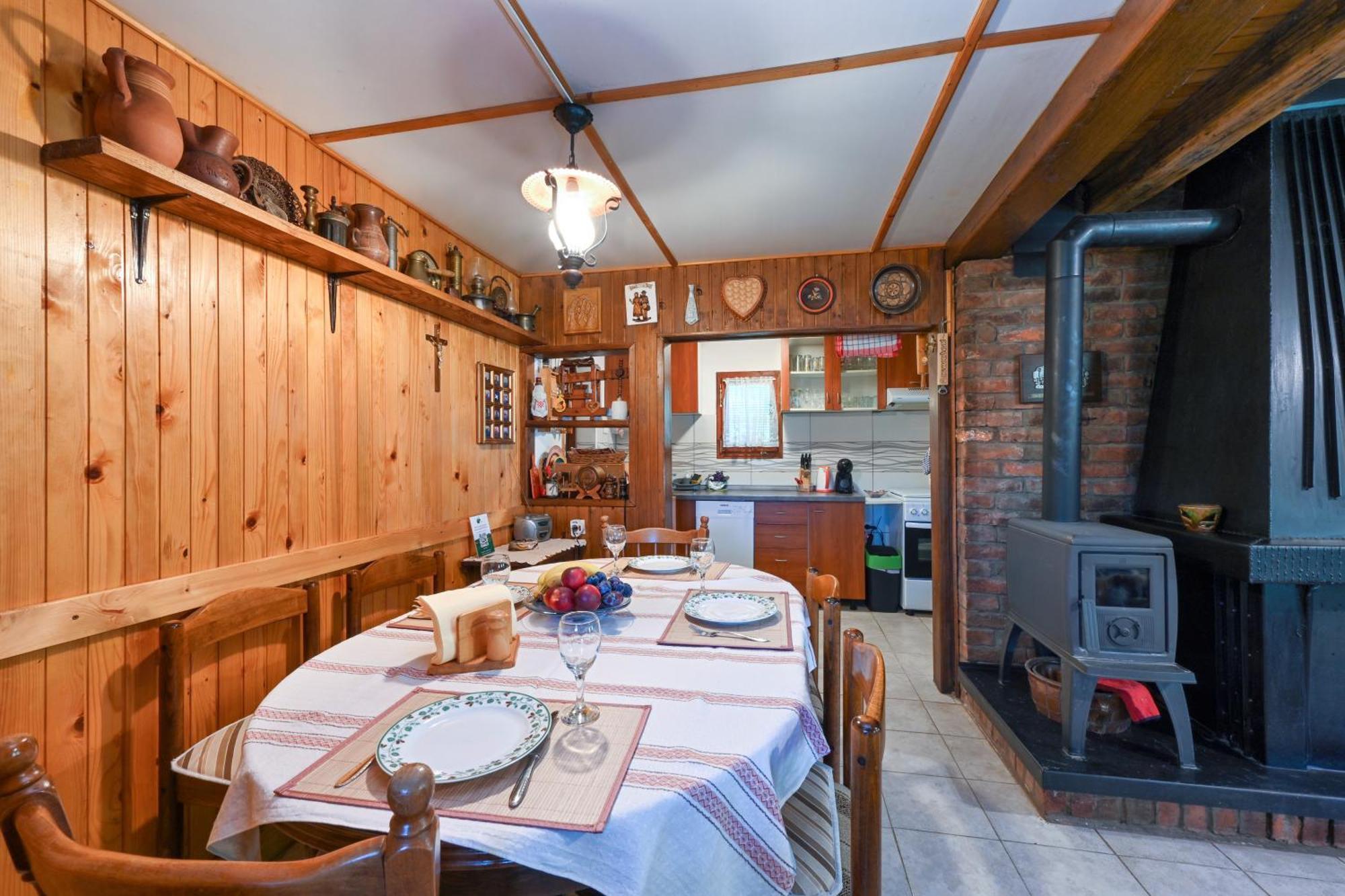 Kuca Viola, Traditional Wooden House In Тухель Экстерьер фото