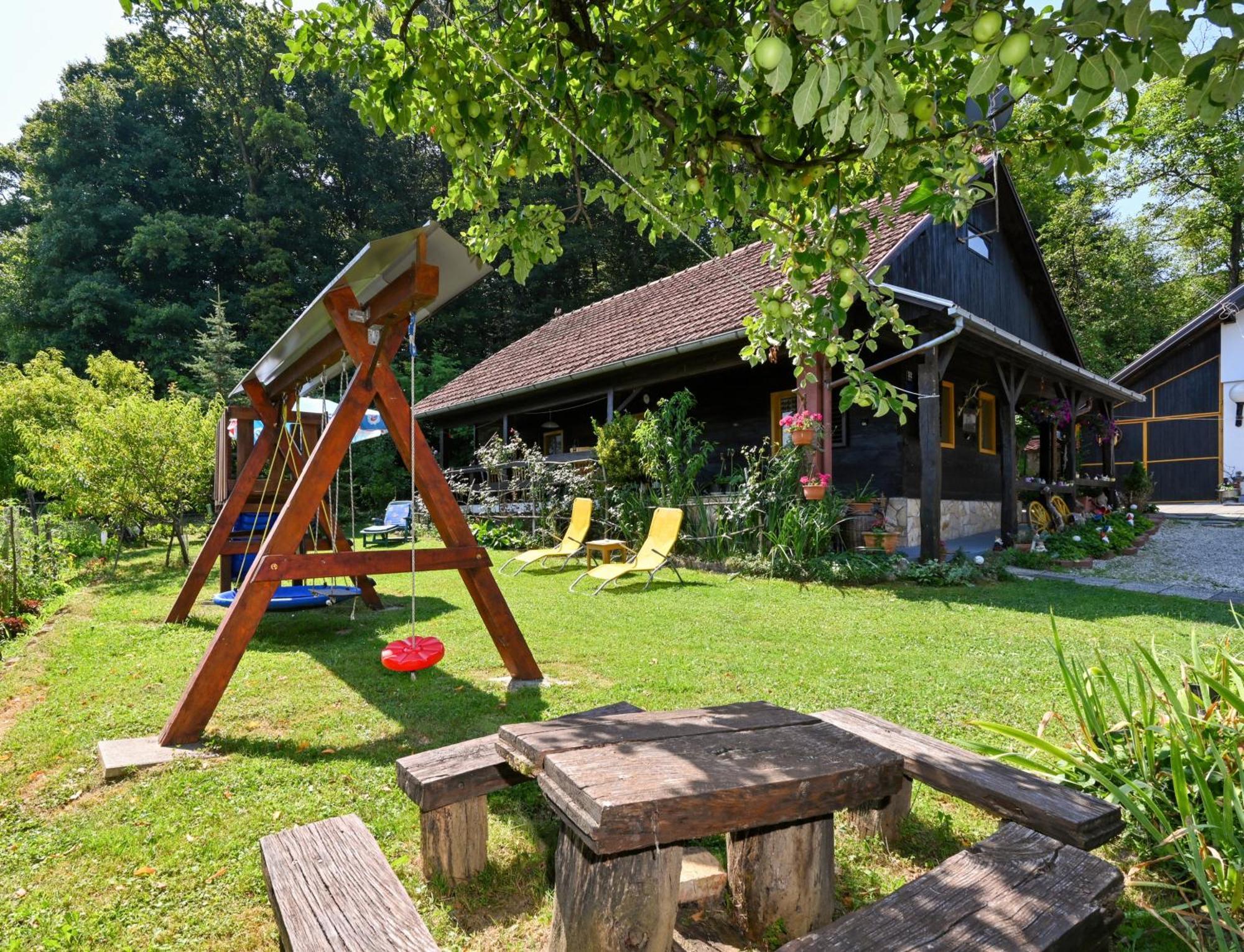 Kuca Viola, Traditional Wooden House In Тухель Экстерьер фото